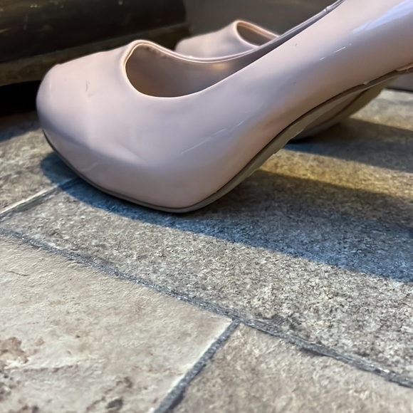 Woman’s size 10 Madden Girl pink faux leather heel EUC - Picture 4 of 6